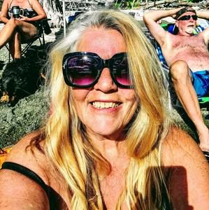 Meet your Posher, Deb